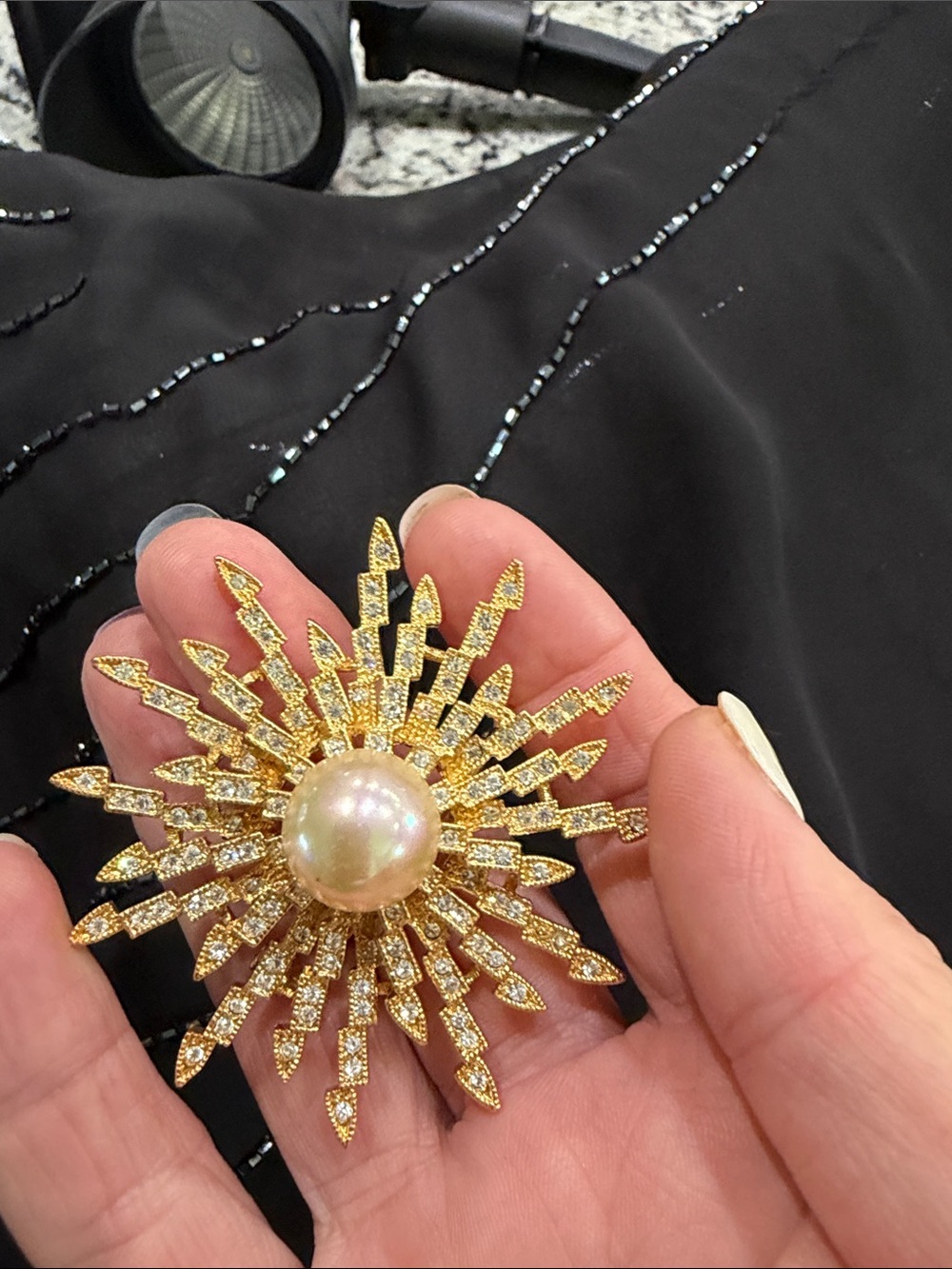 Gold Sunburst Pearl Center Brooch - Women's Jewelry - Picture 3 of 3